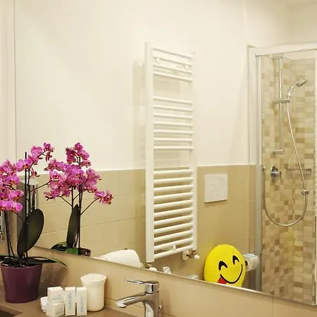 Adelphi Отель Риччоне