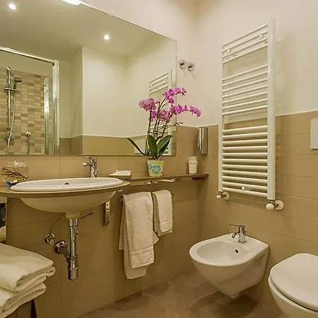 Hotel Adelphi 3*