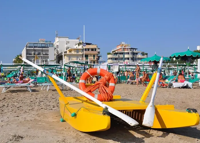 Adelphi ホテル 3*